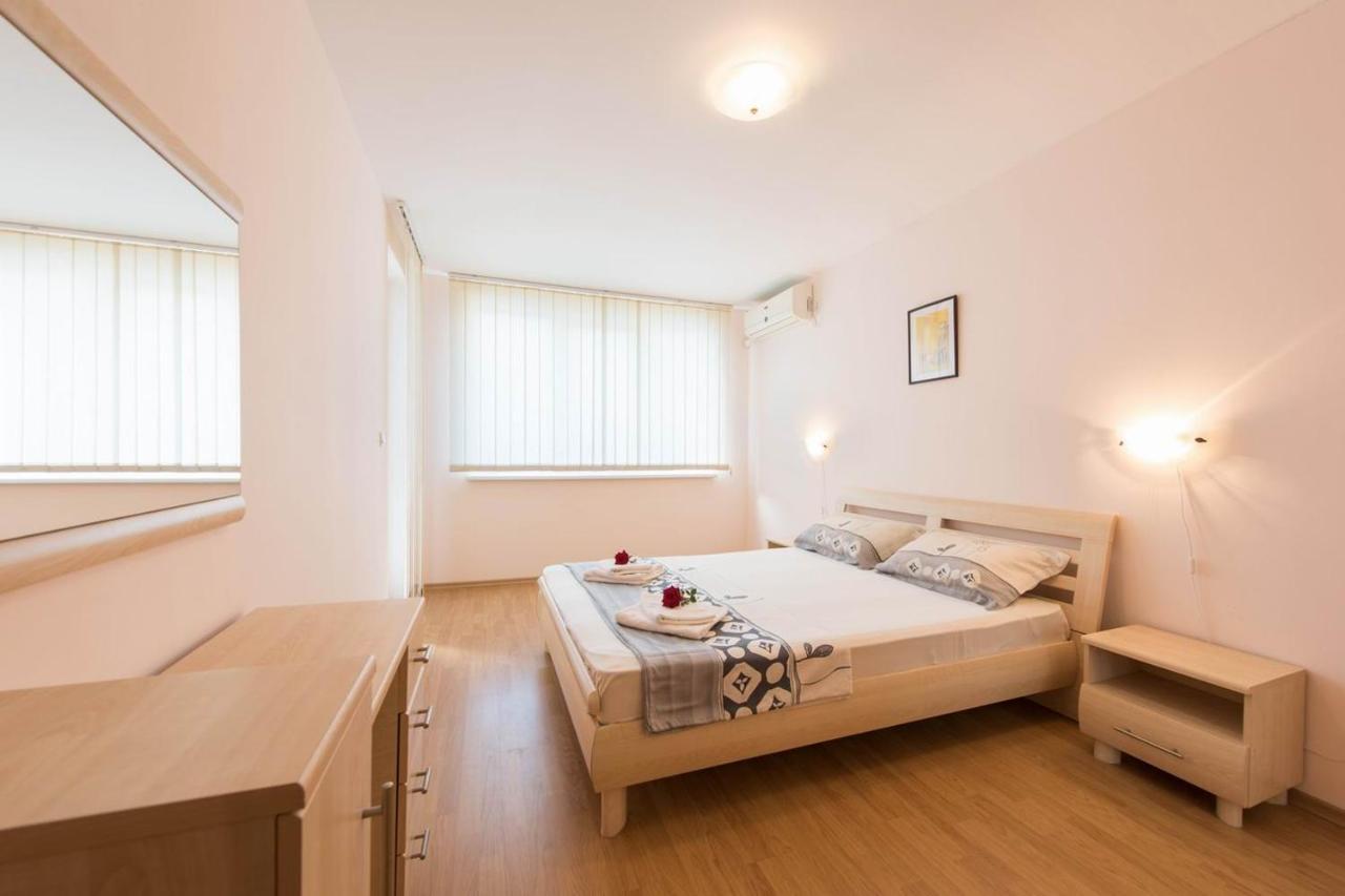 Gt Riviera Fort Beach Apartments Ravda Buitenkant foto