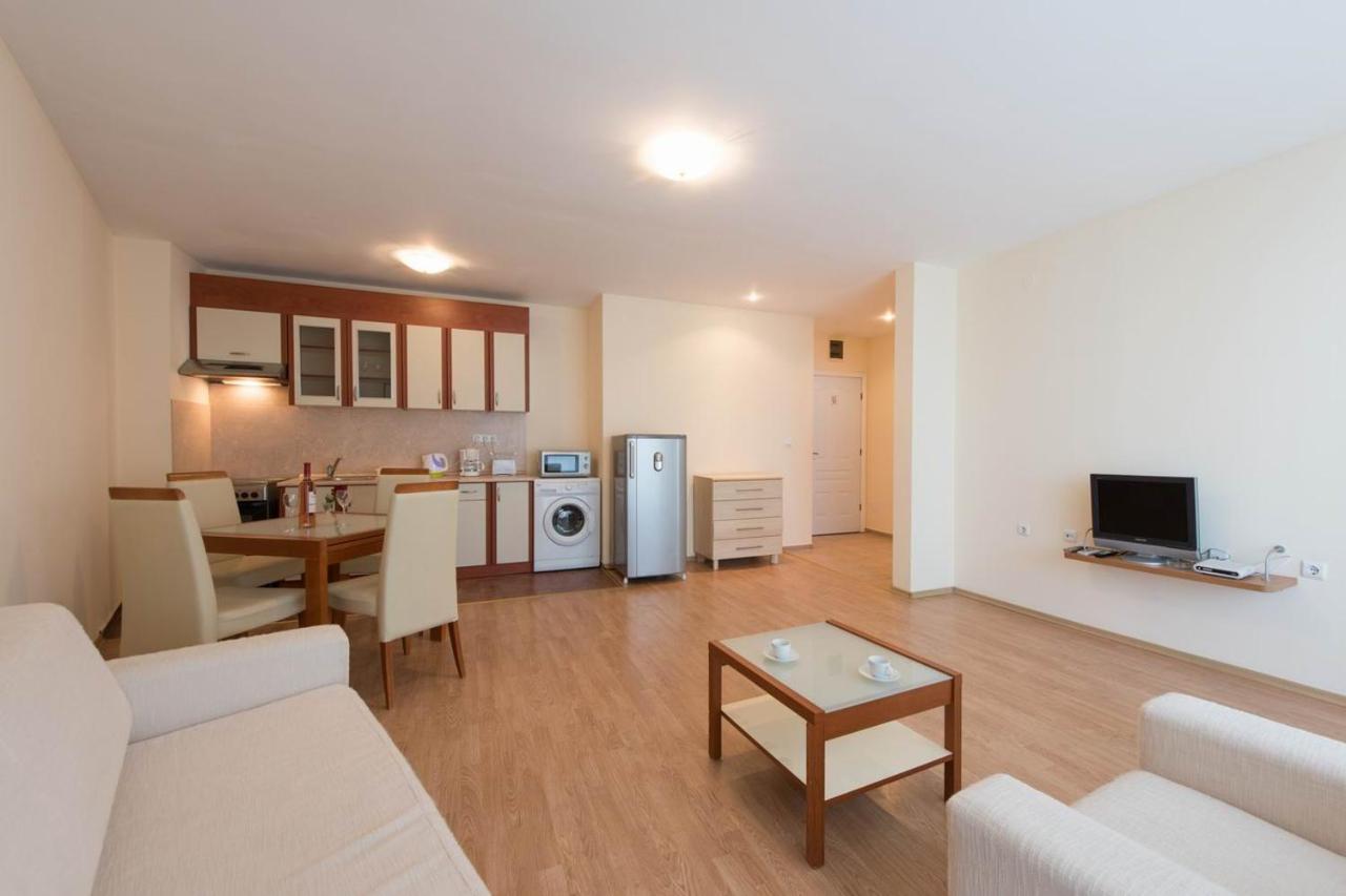 Gt Riviera Fort Beach Apartments Ravda Buitenkant foto