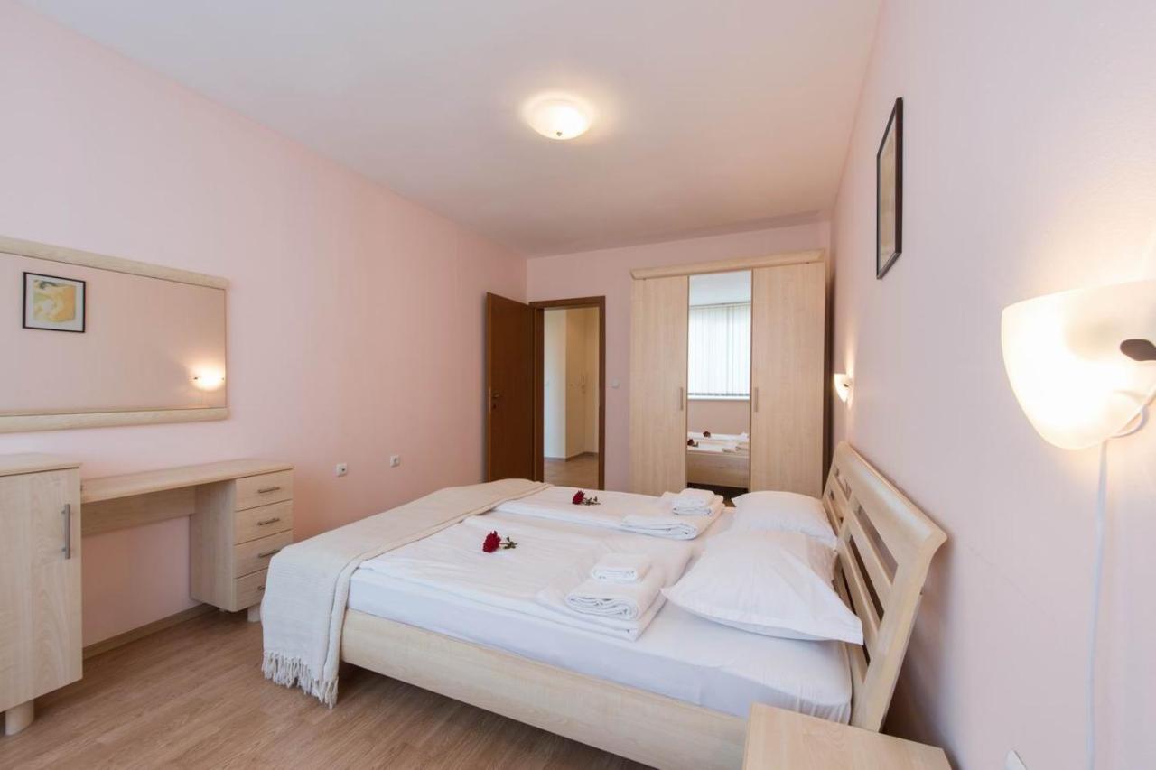 Gt Riviera Fort Beach Apartments Ravda Buitenkant foto